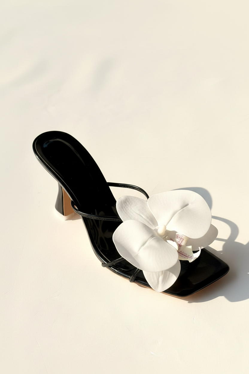 Black floral heel - single